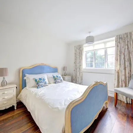 2 Bed Flat - Sw London With Parking Apartment Teddington Exterior photo